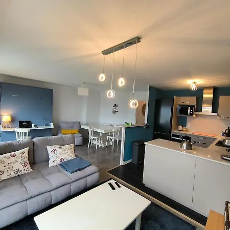 Spacious Quiet Pyrenees View Garage *