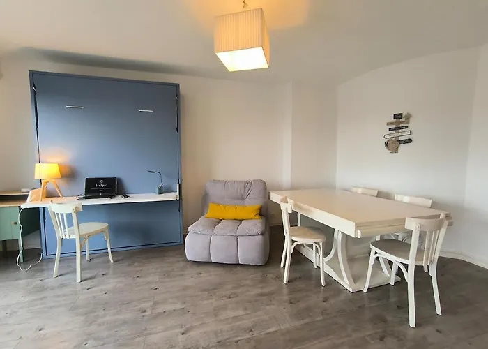 Spacious Quiet Pyrenees View Garage * Pau
